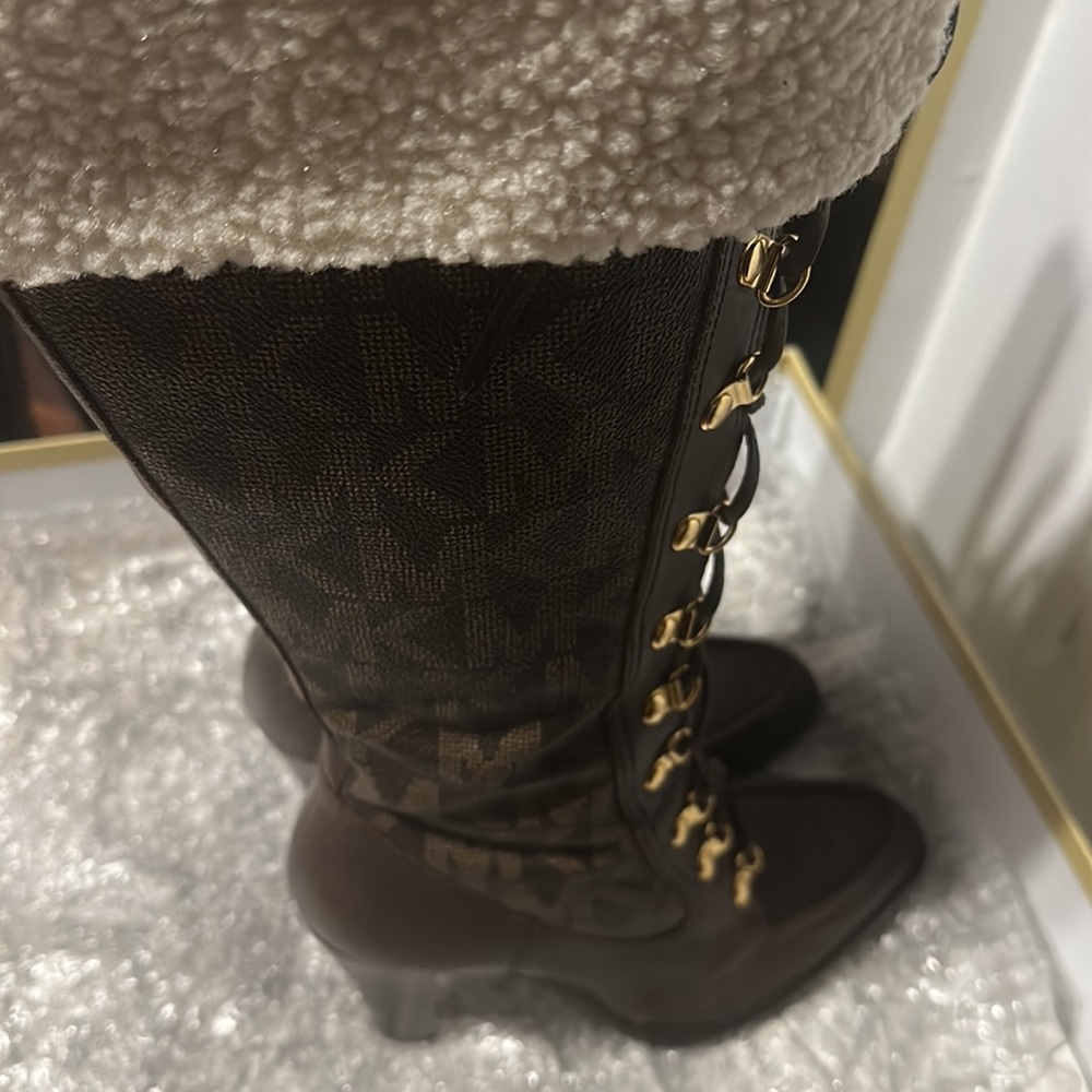Michael Kors Boots , size 8 , brown, high blocked heel, fur trimming around top - Picture 6 of 7